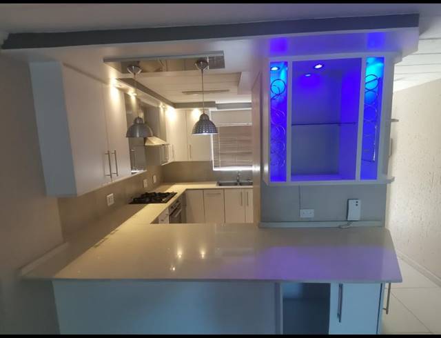 3 BEDROOM APARTMENT FOR SALE IN VANDERBIJLPARK SW 5